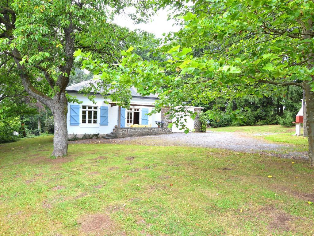 Furnished Bungalow In Monceau En Ardenne With Garden Barbecue Oizy Quarto foto